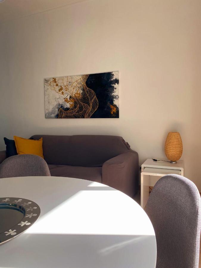 Vesuvia Apartment Napoli Bagian luar foto