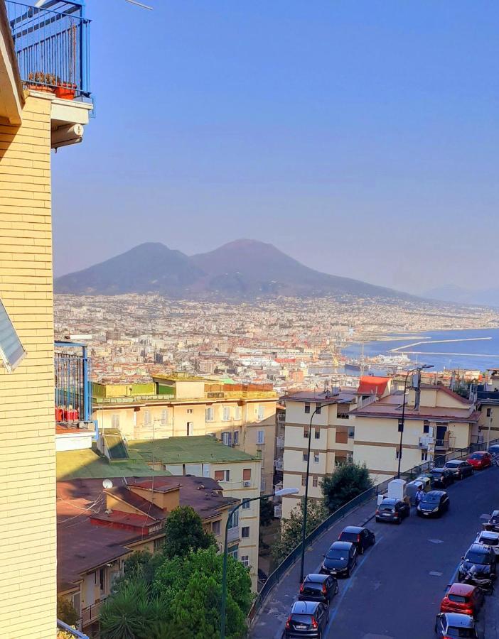 Vesuvia Apartment Napoli Bagian luar foto