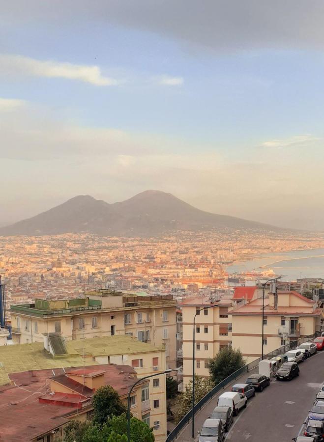 Vesuvia Apartment Napoli Bagian luar foto