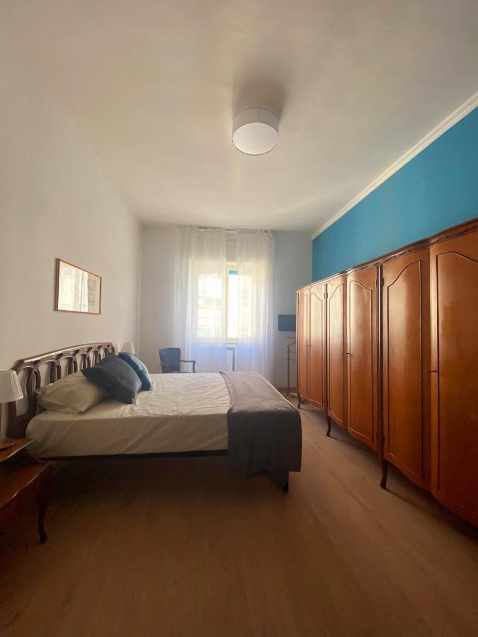 Vesuvia Apartment Napoli Bagian luar foto