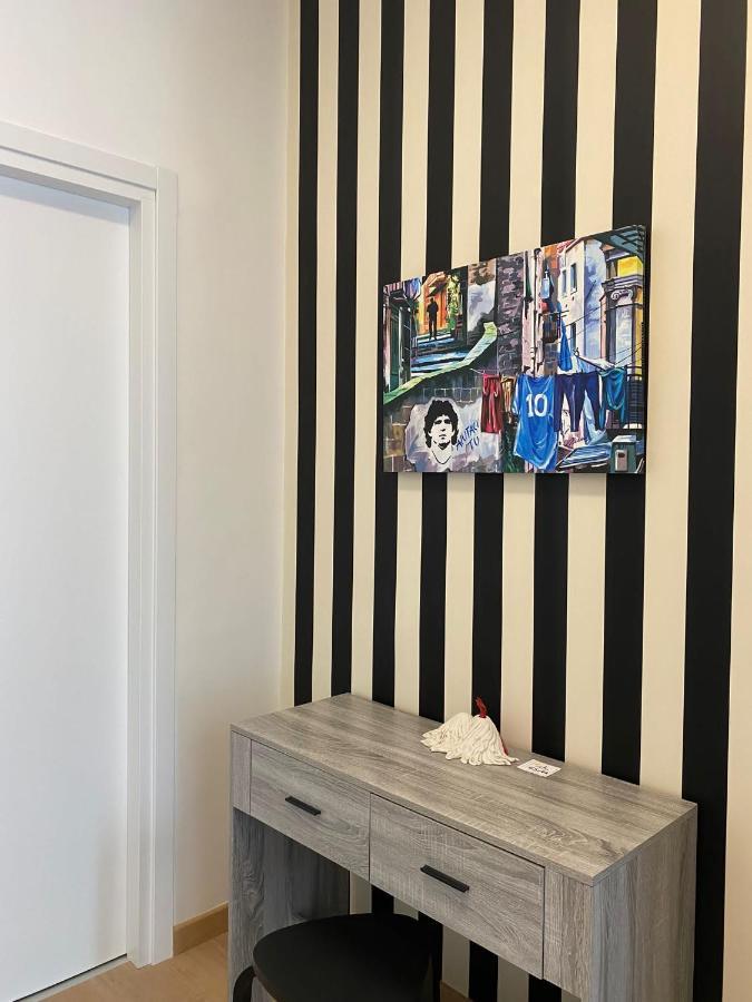 Vesuvia Apartment Napoli Bagian luar foto
