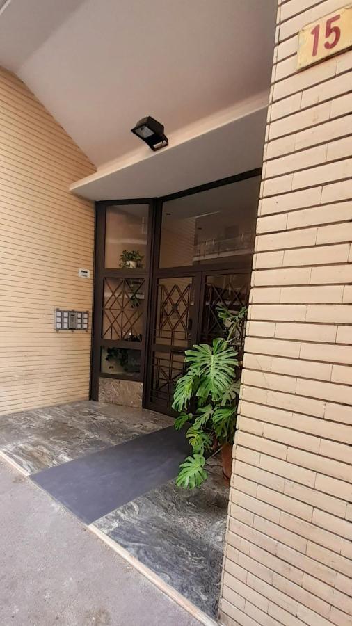 Vesuvia Apartment Napoli Bagian luar foto