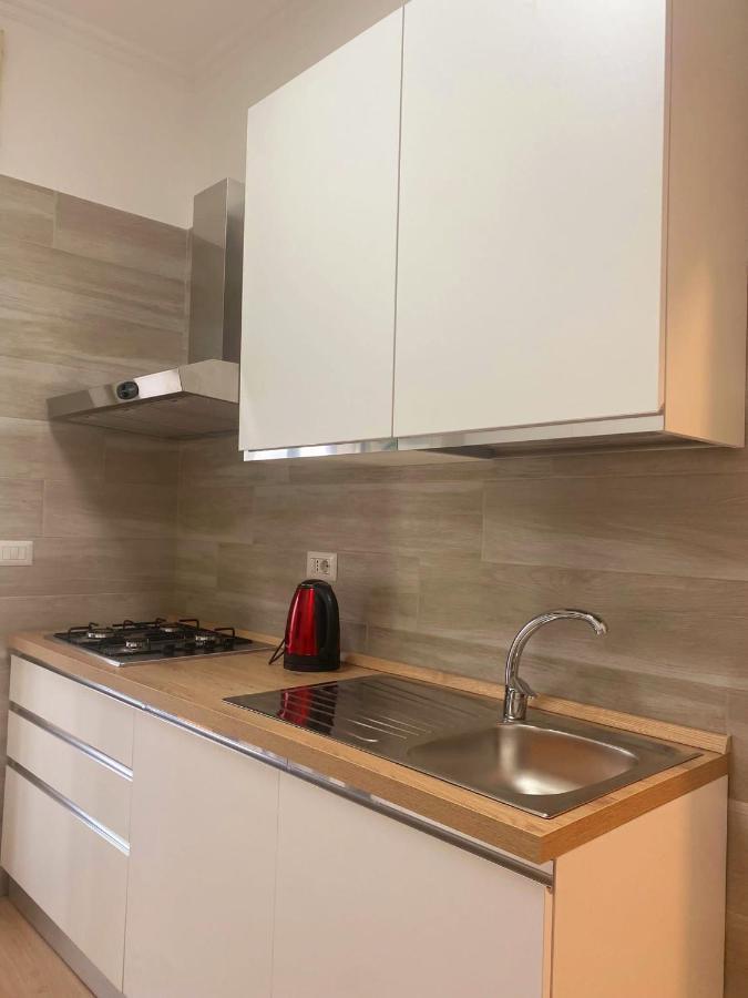Vesuvia Apartment Napoli Bagian luar foto
