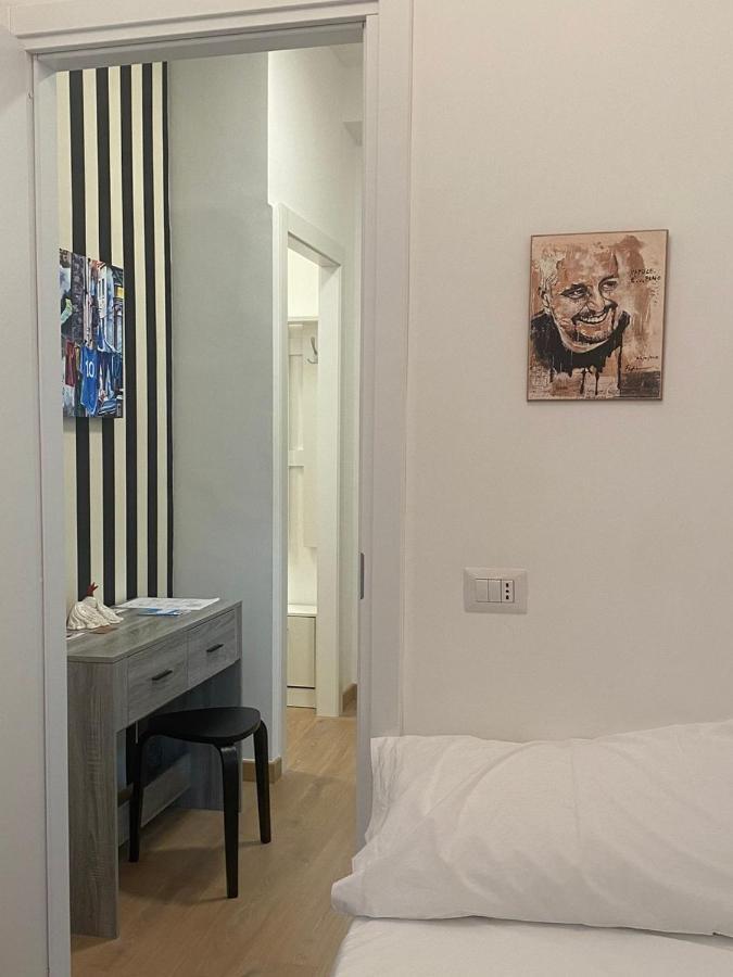Vesuvia Apartment Napoli Bagian luar foto