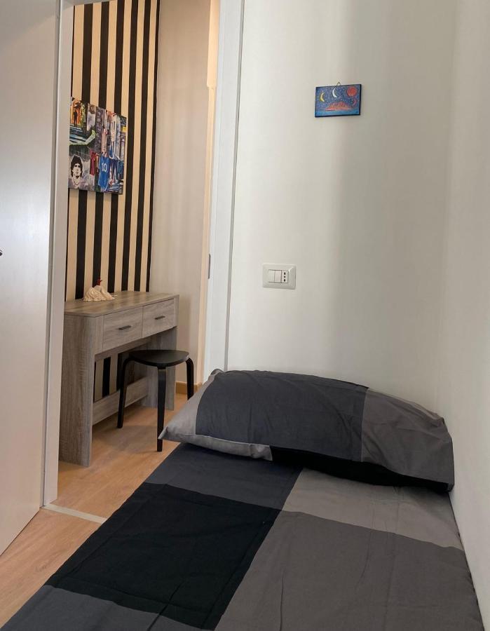 Vesuvia Apartment Napoli Bagian luar foto