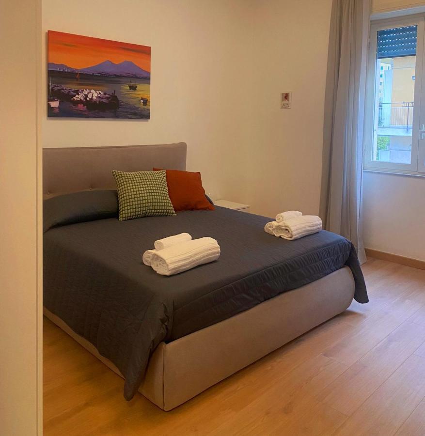 Vesuvia Apartment Napoli Bagian luar foto